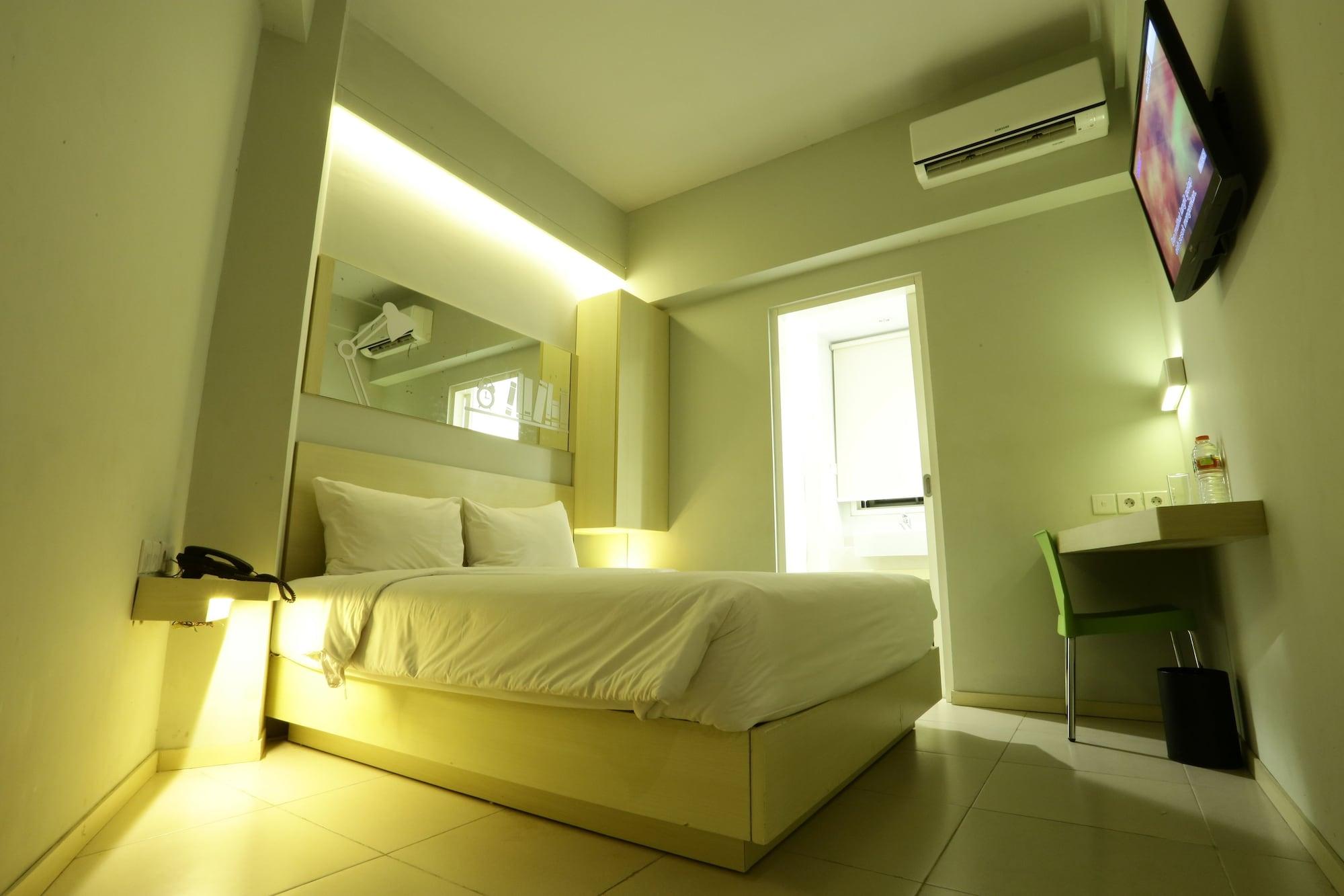 Cleo Hotel Tunjungan Surabaya Exterior photo