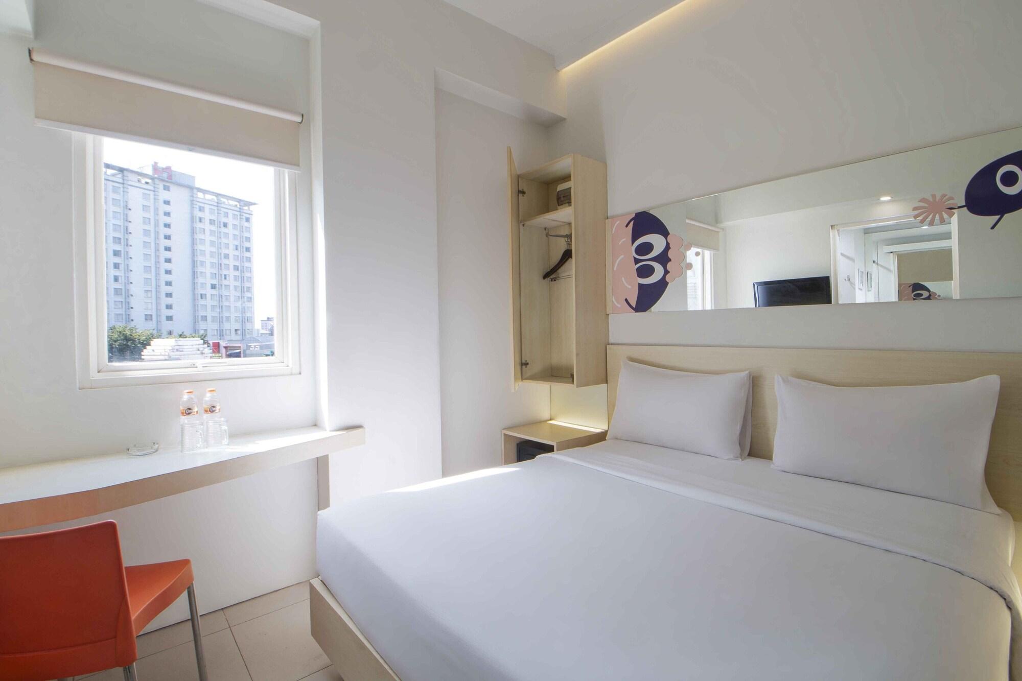 Cleo Hotel Tunjungan Surabaya Exterior photo