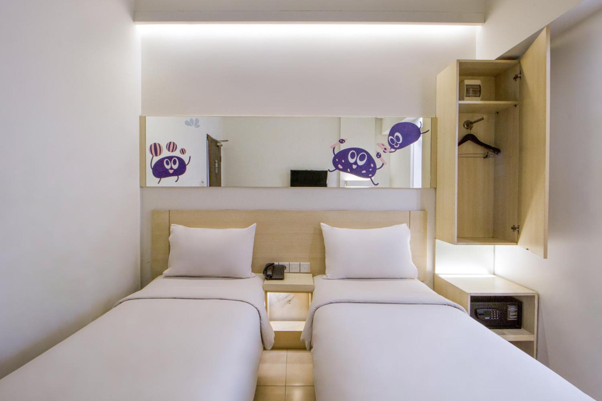 Cleo Hotel Tunjungan Surabaya Exterior photo