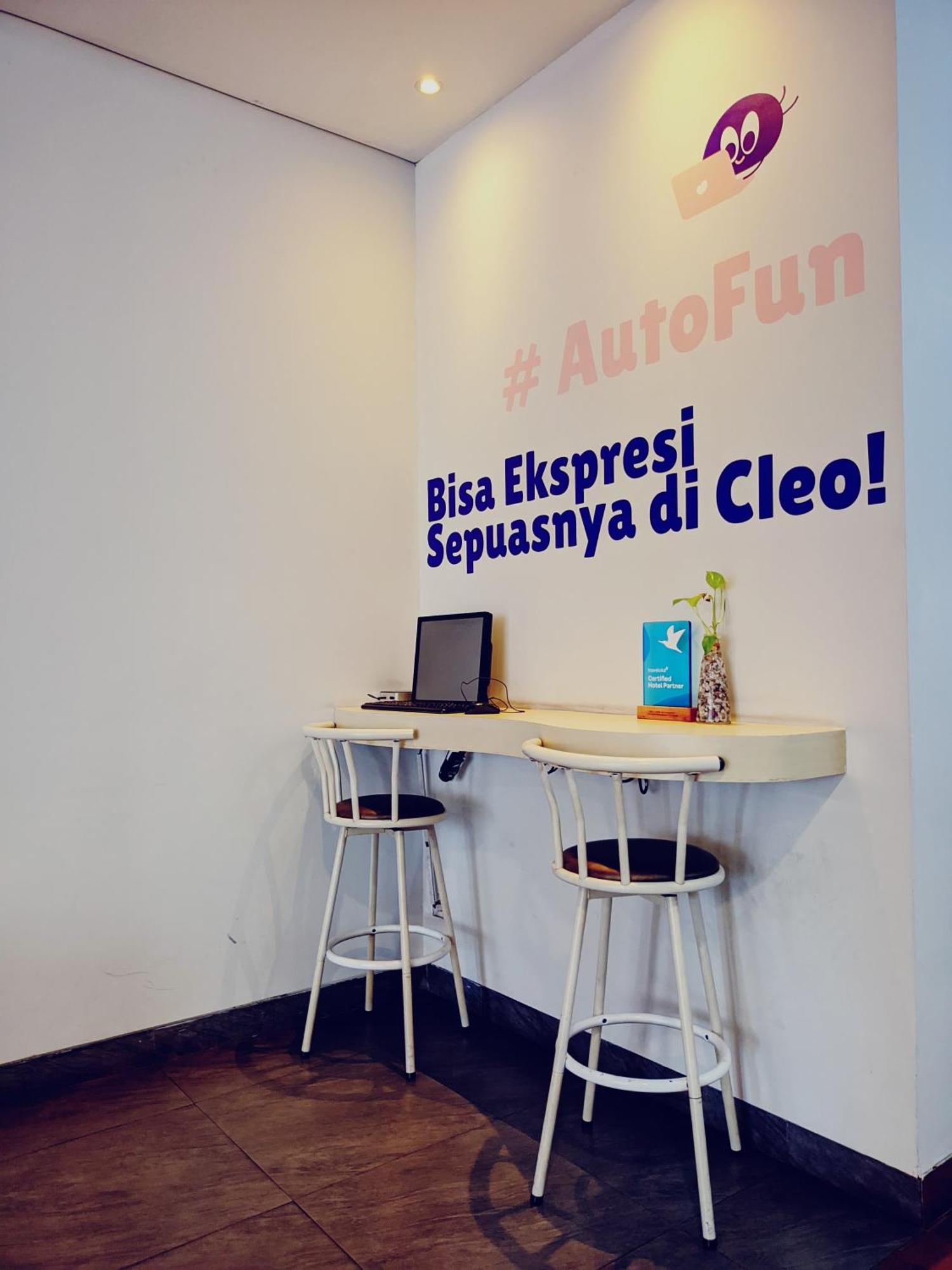 Cleo Hotel Tunjungan Surabaya Exterior photo