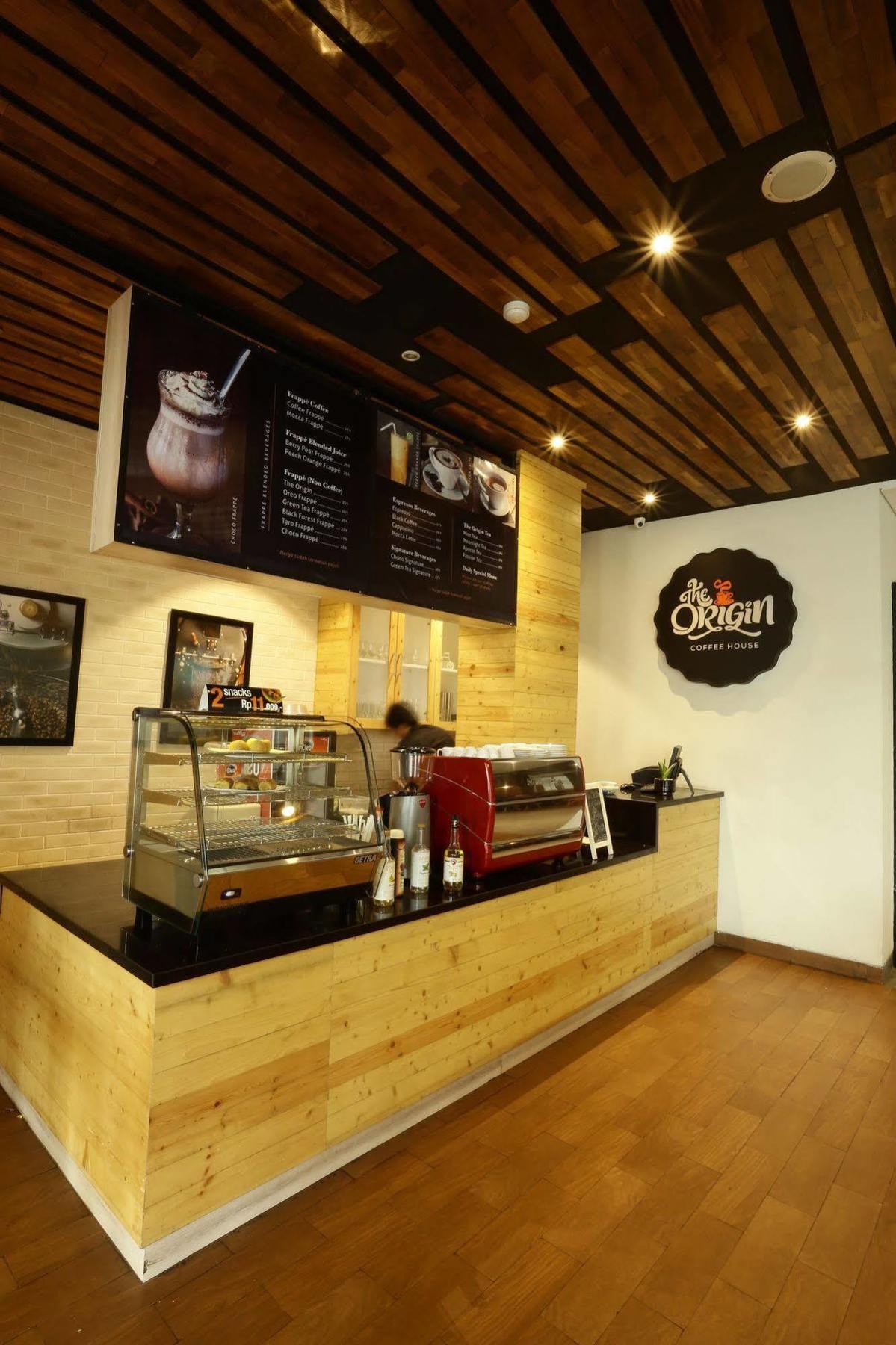 Cleo Hotel Tunjungan Surabaya Exterior photo